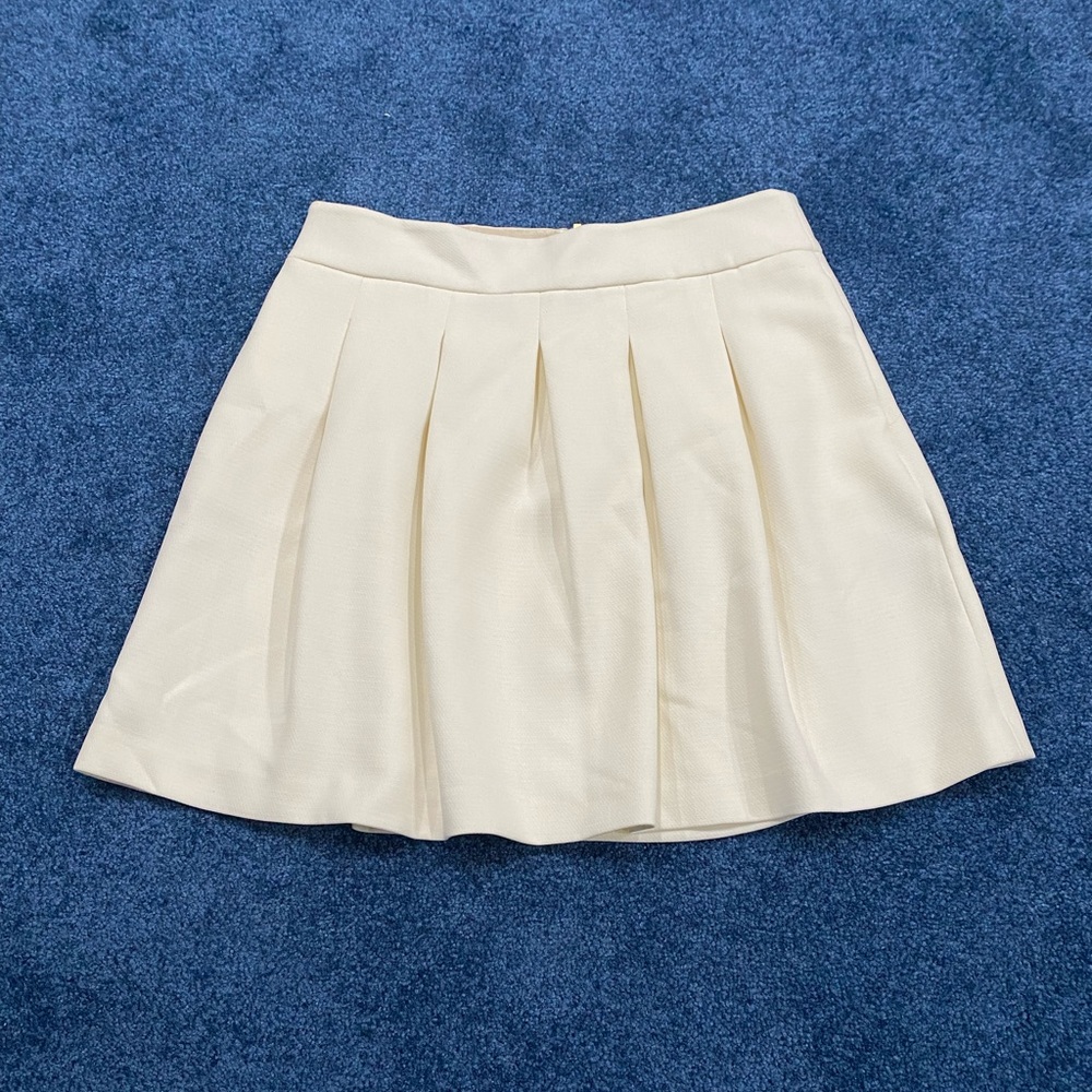 Banana Republic Women’s Pleated Skirt